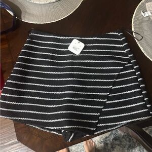 Chic Striped Women's Skorts